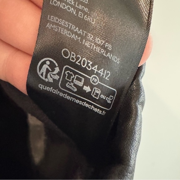 NWT by Anthropologie Black Vegan Leather Belted Barrel Pants Size XL - Picture 9 of 9